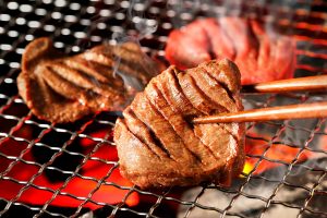 厚切り牛タン　Thick-cut Gyutan (Sliced beef tongue)